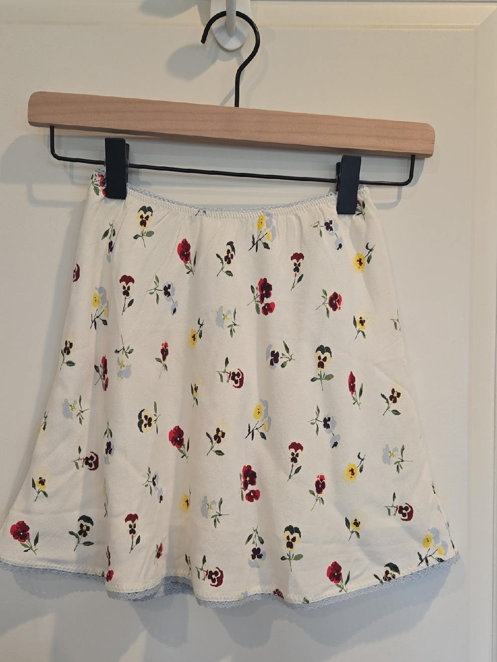GAP White Skirt with Red, Yellow, Purple Floral Print